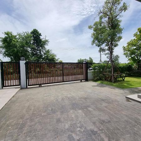 Baan Dalah Pool Villa Buriram Exterior foto